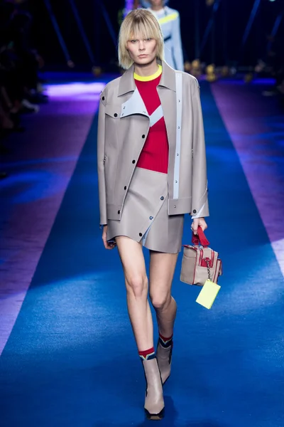 Look 23
